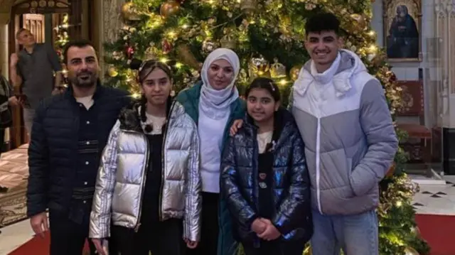 Khalil y su familia se reunieron en Países Bajos