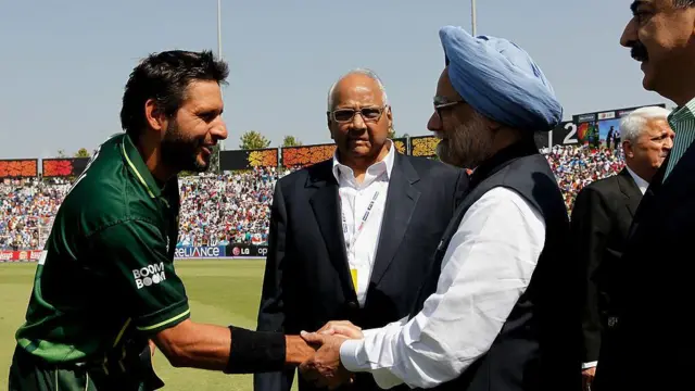 ਸ਼ਾਹਿਦ ਅਫਰੀਦੀ ਅਤੇ ਡਾ. ਮਨਮੋਹਨ ਸਿੰਘ