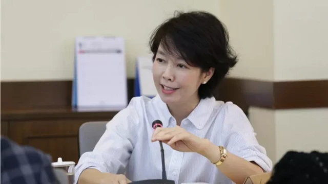 รศ.ประไพพิศ มุทิตาเจริญ อาจารย์สาขาสื่อสารองค์กร คณะวารสารศาสตร์และสื่อสารมวลชน มหาวิทยาลัยธรรมศาสตร์