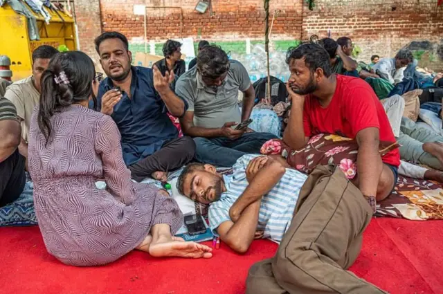 కాక్రోచ్ జనతా పార్టీ, ఆందోళనలు, నీట్ ప్రశ్నపత్రం లీకేజీ, అభిజీత్ దీప్కే