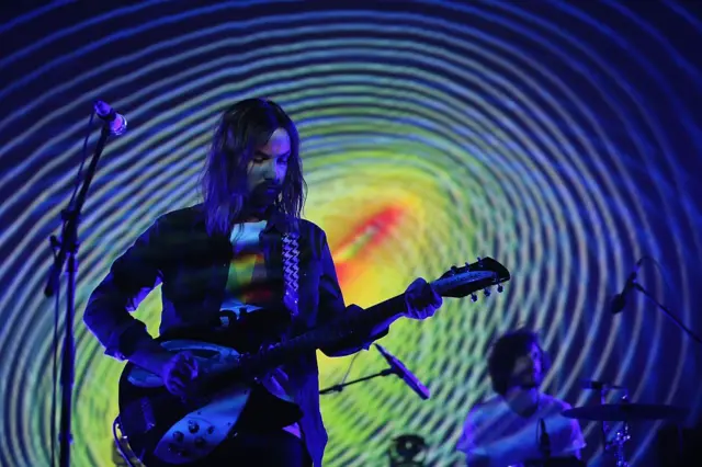 Kevin Parker ve Tame Impala, 14 Haziran 2016’da New York’taki Prospect Park Bandshell’de Celebrate Brooklyn! yararına düzenlenen konserde sahne alıyor
