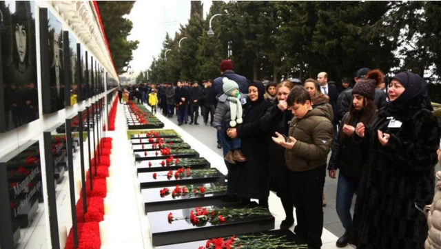 Hər il yanvarın 20-də Sovet qoşunlarının Azərbaycana daxil olması ilə törədilmiş qətllər tarixə Qanlı Yanvar faciəsi kimi daxil olub. Hər ilin yanvarı 20-i Bakıda 20 yanvar şəhidləri yad edilir.