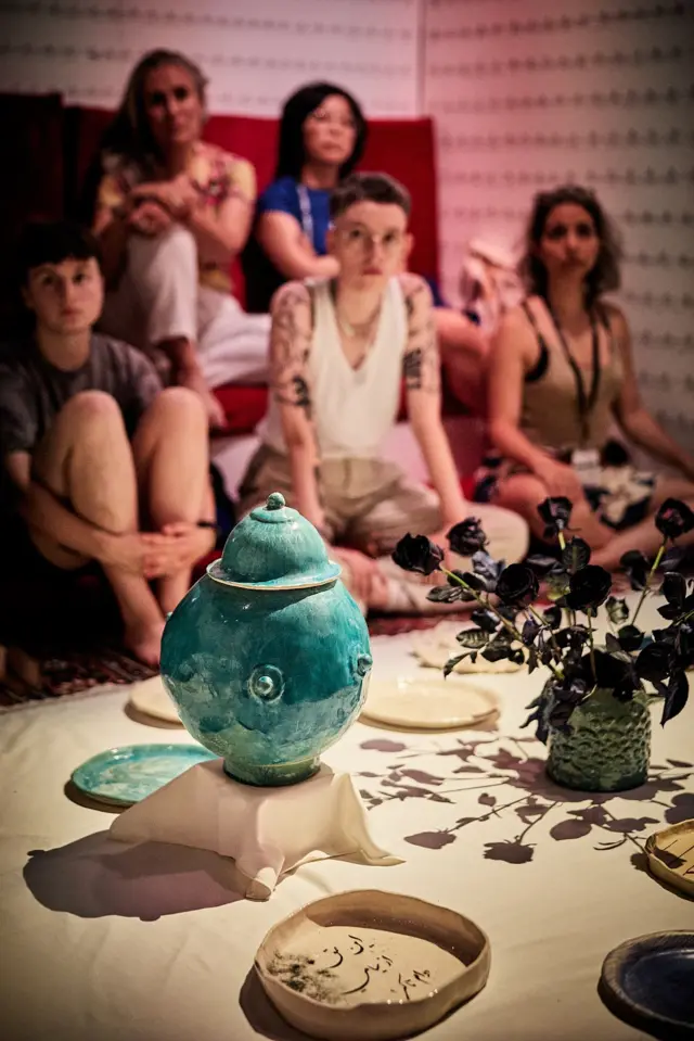 زنان پای سفره