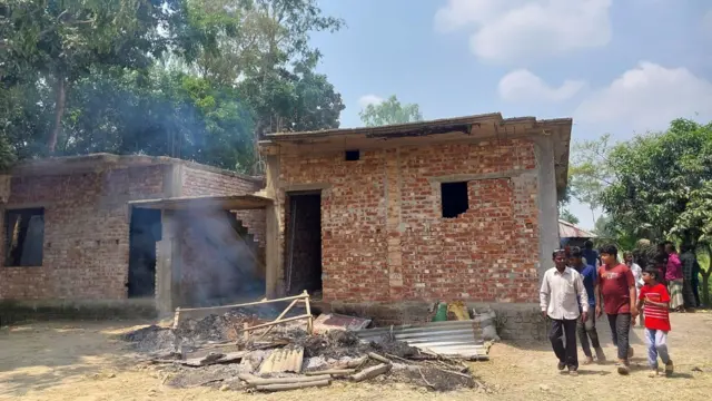 যে ভবনে তাদের আটকে রাখা হয়েছিল