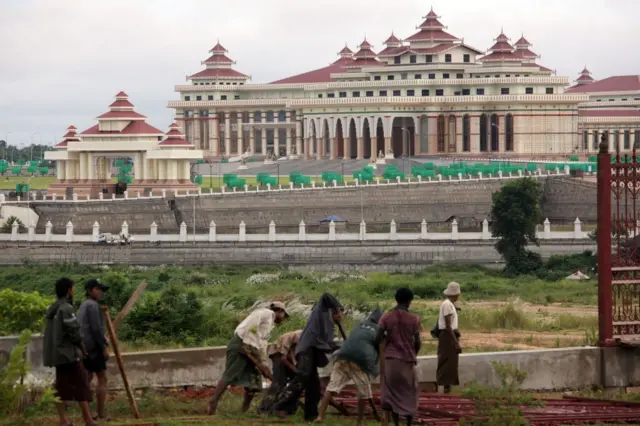 ၂၀၁၀ ရွေးကောက်ပွဲမတိုင်ခင်က နေပြည်တော်မြင်ကွင်း