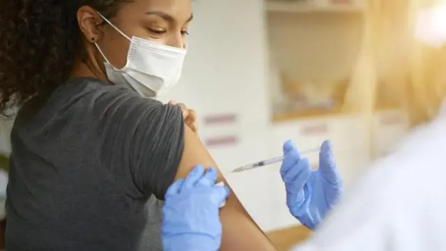 கொரோனா தடுப்பூசி 