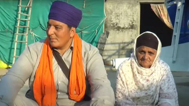 ਸੱਤ ਫੁੱਟ  ਦਾ ਜਵਾਨ