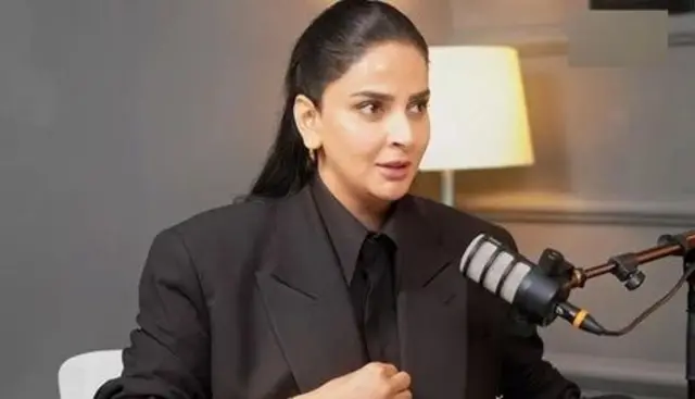 Social media Saba Qamar