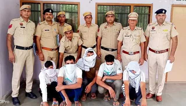 पोलिसांनी 7 जणांना अटक केली आहे