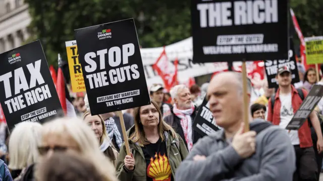 Протест в Лондоне против урезания социальных расходов