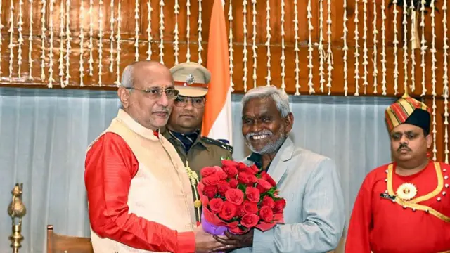 चंपई सोरेन ने कहा है कि जब उनसे सीएम पद से हटने के लिए कहा गया तो वो ज़हर का घूंट पीकर रह गए.