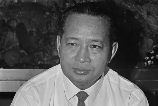 Budaya feodal disebut terus berkembang di era Orde Baru pimpinan presiden otoriter Soeharto.