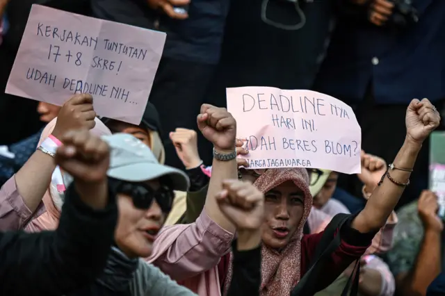 17+8 tuntutan rakyat, universitas padjadjaran, mahasiswa, DPR