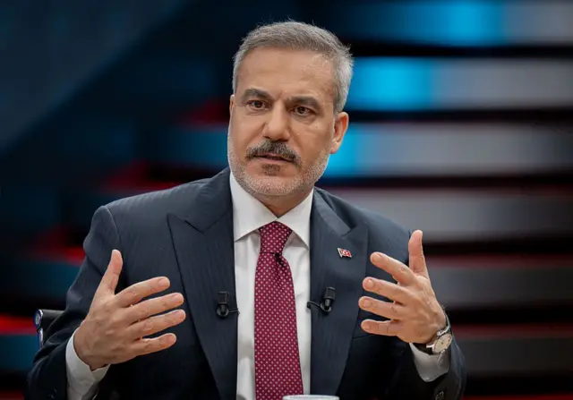 Hakan Fidan bir röportaj esnasında konuşuyor