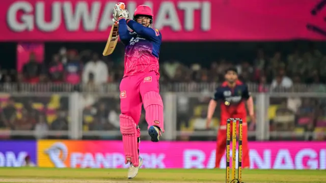 10 अप्रैल 2022 को आईपीएल में आरसीबी के ख़िलाफ़ वैभव सूर्यवंशी ने 26 गेंदों पर 78 रन बनाए