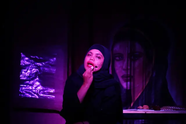 Zikrayanti, monolog Cut Nyak, monolog tubuh cut nyak, aceh