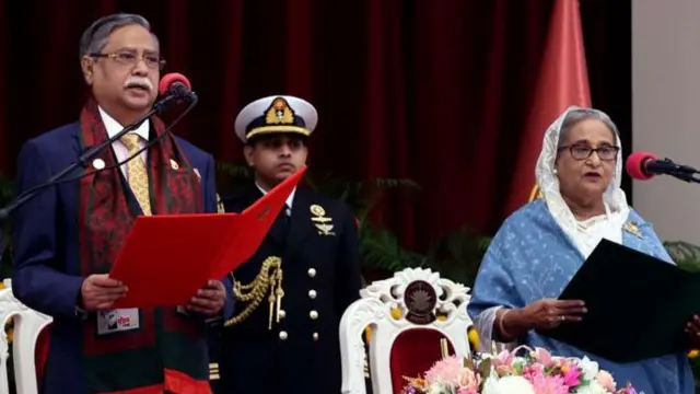 টানা চতুর্থবার এবং মোট পঞ্চমবারের মতো বাংলাদেশের প্রধানমন্ত্রী হিসেবে শপথ নিলেন শেখ হাসিনা।