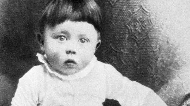 Маленький Адольф Гітлер