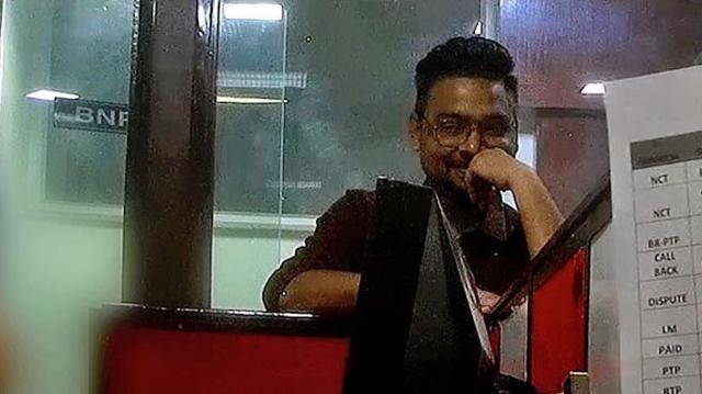 Um dos gerentescasinos com paypalum dos call centers flagrou uma câmera escondida