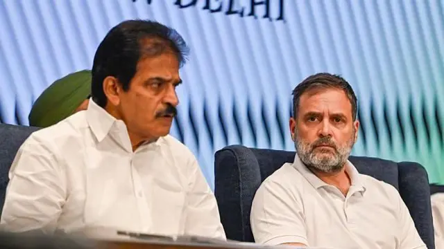 காங்கிரஸ் கட்சியின் கே.சி. வேணுகோபால் மற்றும் ராகுல் காந்தி