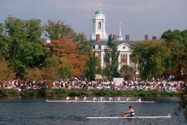 အမေရိကန်ရဲ့ သက်တမ်းအရှည်ဆုံးတက္ကသိုလ် ဟားဗတ်