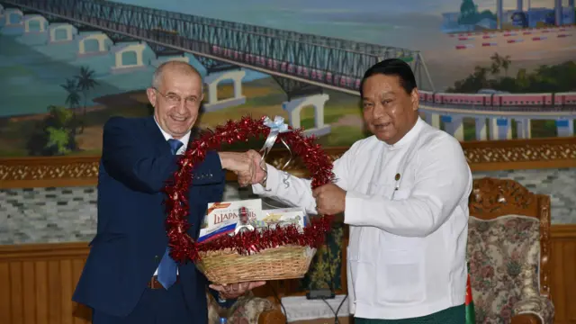 ရုရှား-မြန်မာချစ်ကြည်ရေးအသင်း ဒုဥက္ကဋ္ဌနဲ့ ဦးခင်ရီ 