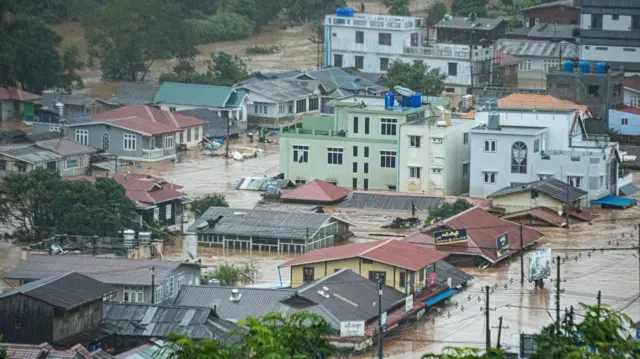 ရေကြီးနေတဲ့ ကလောမြို့