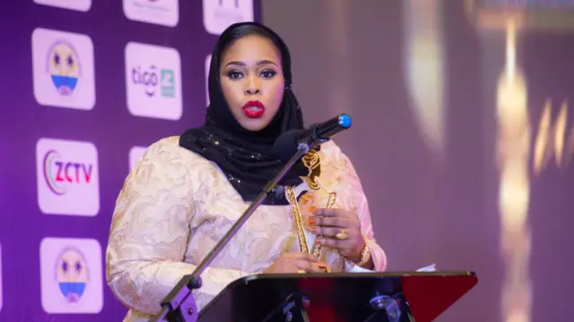 Kuva mu 2005, Wanu Hafidh w'imyaka 43 ni umudepite uhagarariye ikirwa cya Zanzibar wo mu ishyaka Chama Cha Mapinduzi riri ku butegetsi.