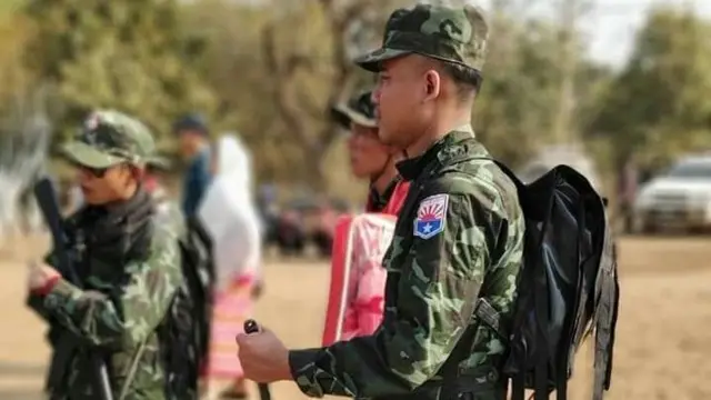 KNLA တပ်ဖွဲ့ဝင်တွေ