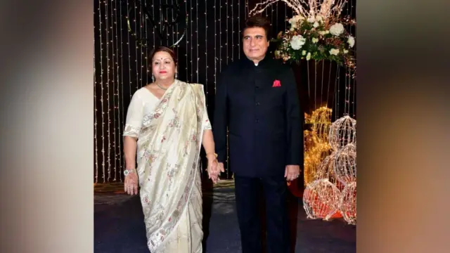 नादिरा बब्बर अपने पति राज बब्बर के साथ (फ़ाइल फ़ोटो)