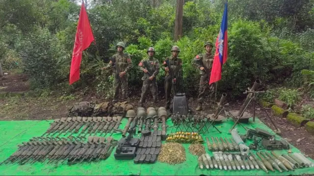 ၂၀၂၅ စက်တင်ဘာ ၇ ရက်က စွန်တက်ကျေးရွာတိုက်ပွဲကနေ အေအေ သိမ်းဆည်းရမိတဲ့ စစ်သုံးလက်နက်ပစ္စည်းတွေ