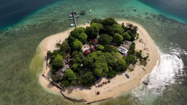 Pulau Samalona di Kepulauan Spermonde, Selat Makassar