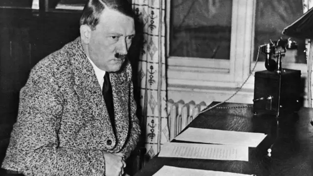 Adolf Hitler, Perang Dunia II, Nazi