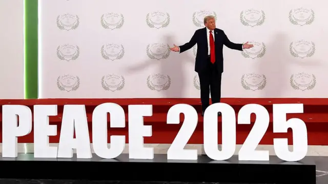 Дональд Трамп Египеттеги саммитте. 