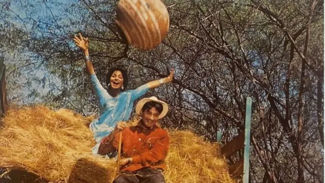 
દેવ આનંદ, ભારત, પાકિસ્તાન, ફિલ્મ ઉદ્યોગ, મુંબઈ, બોલીવૂડ