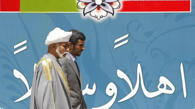 اولین سفر سلطان قابوس به ایران پس از انقلاب، در بحبوحه اعتراضات به انتخابات ریاست جمهوری سال ۸۸ بود