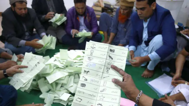 پاکستان، الیکشن، پاکستان تحریکِ انصاف، پی ٹی آئی، ن لیگ