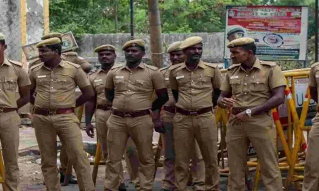 ஆளுநர்