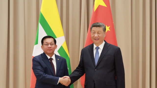 ၂၀၂၅ ၊ မေလက ရုရှားမှာ တွေ့ ဆုံခဲ့တဲ့ မြန်မာ စစ်ခေါင်း‌ဆောင် နဲ့ တရုတ်သမ္မတ ရှီကျင့်ဖျင်