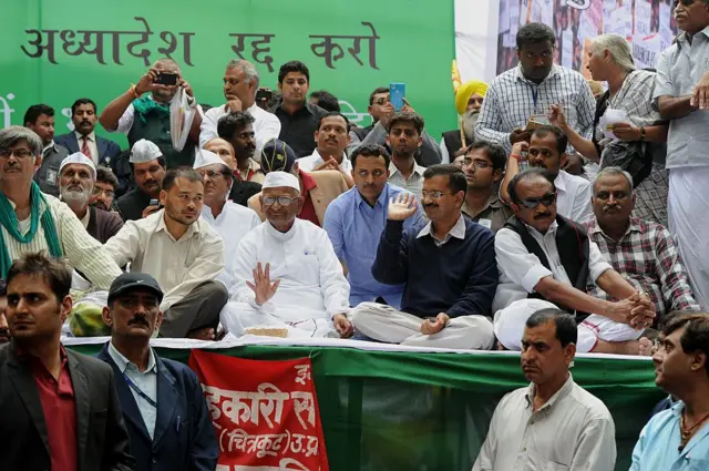 कॉक्रोच जनता पार्टीचं आंदोलन हा अण्णा आंदोलनाचा 'भाग 2' आहे का?