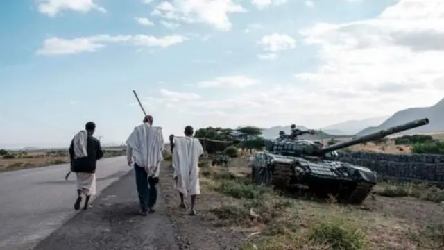 ኵናት ኣብ ዝተኻየደሎም ከባብታት ዝጓዓዙ ሰባት