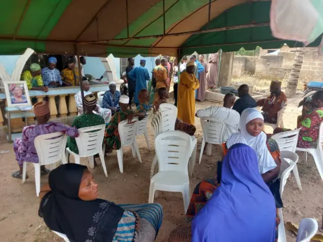 Lati owurọ kutu ni ero ti n peju sile oloogbe lati daro rẹ 