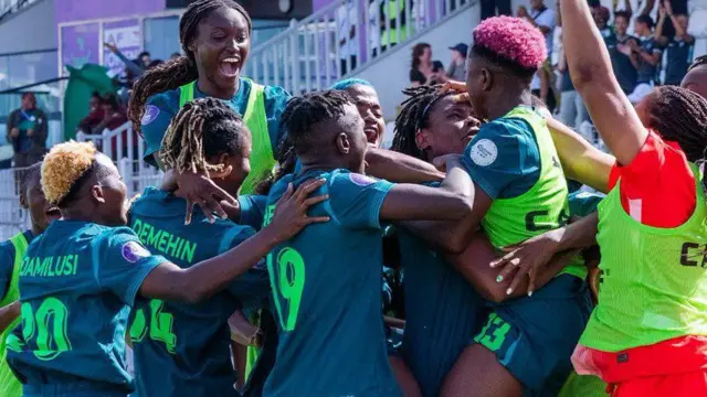 Mgbe ndị otu egwuregwu Super Falcon na-enwe aṅụrị na goolu ha nyere Moroko.