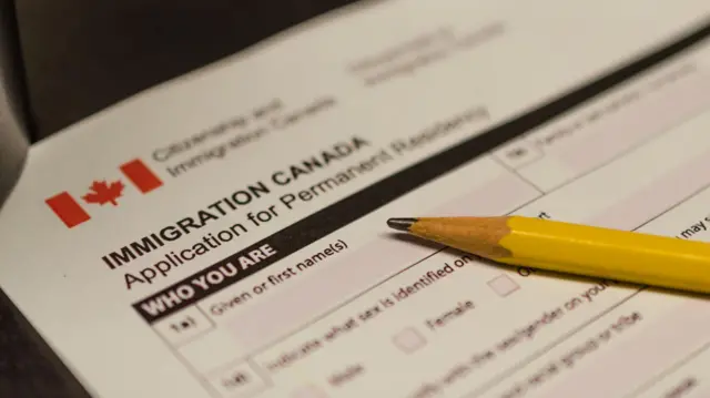 બીબીસી ગુજરાતી કૅનેડા ઈમિગ્રેશન ભારતીય ટુરિસ્ટ સ્ટુડન્ટ વિઝા ટેમ્પરરી વર્કર પરમિટ