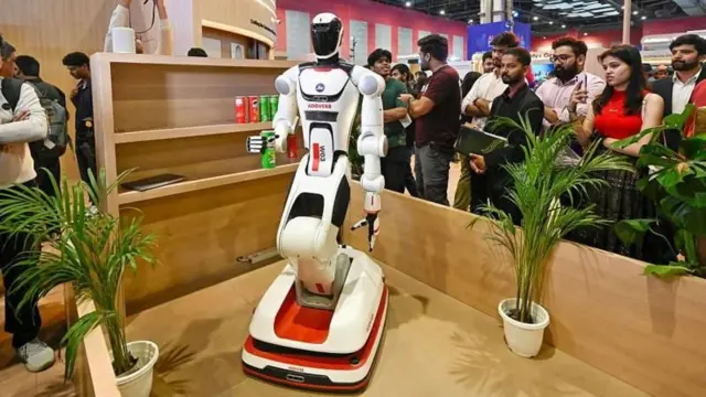 ગલગોટિયા યુનિવર્સિટી, ચાઇનીઝ રોબો ડૉગ વિવાદ, એઆઇ ઇમ્પેક્ટ સમિટ, સોકર ડ્રોન વિવાદ, બીબીસી ગુજરાતી ઇન્ટરનેશનલ ન્યૂઝ 