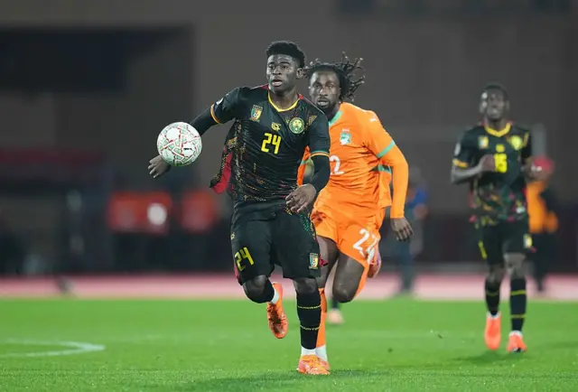 Baleba Carlos Noom Quomah (Cameroun) lors du match de la CAN (Groupe F) opposant la Côte d'Ivoire au Cameroun au stade de Marrakech, au Maroc, le 28 décembre 2025.