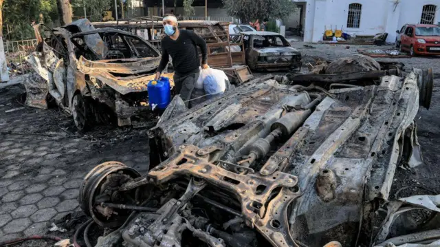 গাজার হাসপাতালের ভয়াবহ হামলা। 