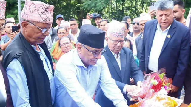 नेकपाका नेताहरू