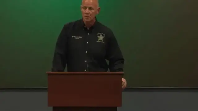 Kuwa kabiri nijoro nibwo Sheriff Bob Gualtieri yabwiye abanyamakuru ibyabaye