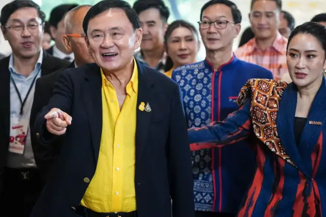 Cựu Thủ tướng Thaksin Shinawatra và con gái Paetongtarn Shinawatra 